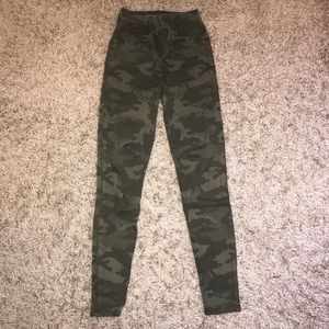 American Eagle Curvy Super Hi-Rise Jegging - Camo